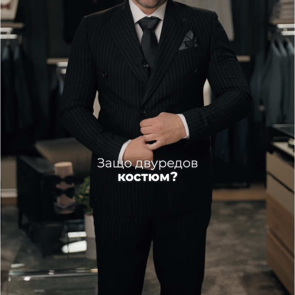 Double-breasted buttoned blazer