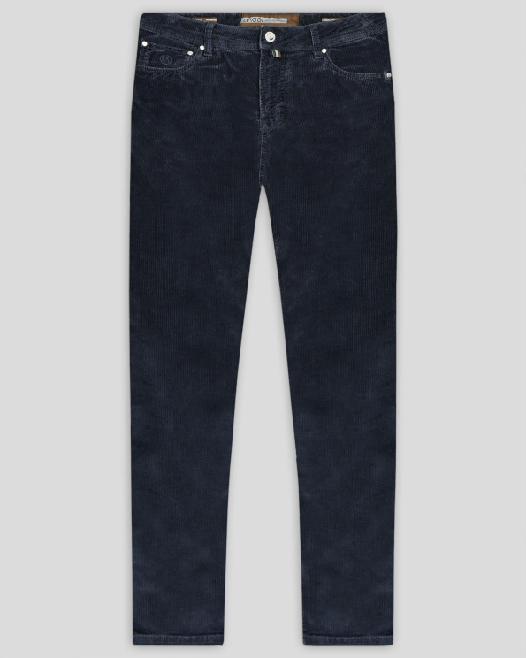 ТЪМНОСИН ПАНТАЛОН ОТ РИПСЕНО КАДИФЕ С КОНТРАСТНА КОЖЕНА ЕМБЛЕМА