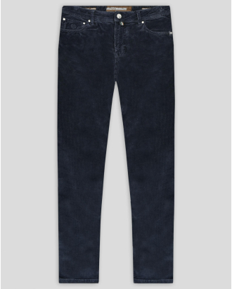 ТЪМНОСИН ПАНТАЛОН ОТ РИПСЕНО КАДИФЕ С КОНТРАСТНА КОЖЕНА ЕМБЛЕМА