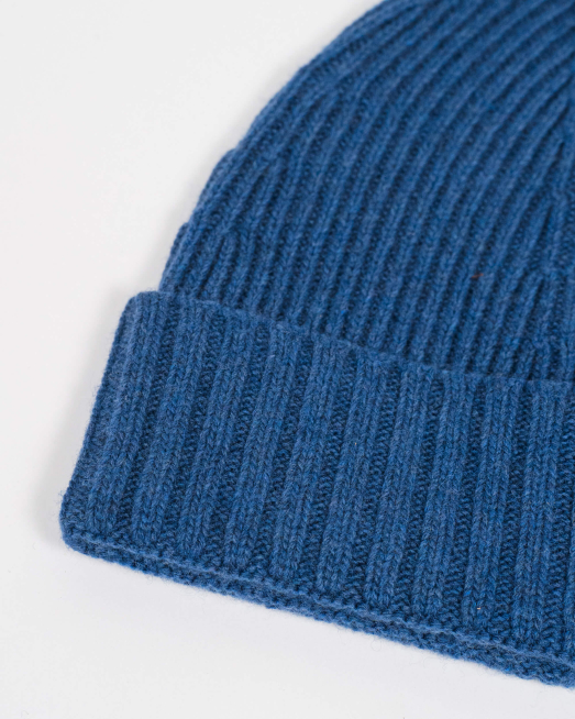СИНЯ ПЛЕТЕНА ШАПКА ОТ ФИНА ВЪЛНА  С КАШМИР  - 3