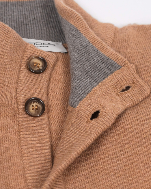 БЕЖОВА ЖИЛЕТКА С КОПЧЕТА И КОНТРАСТНА ДЕСЕНАЦИЯ  ОТ 100% КАШМИР - 8