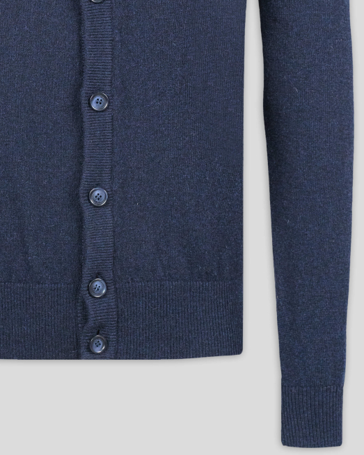 ТЪМНОСИНЯ ЖИЛЕТКА С КОПЧЕТА И КОНТРАСТНА ДЕСЕНАЦИЯ  ОТ 100% КАШМИР - 6