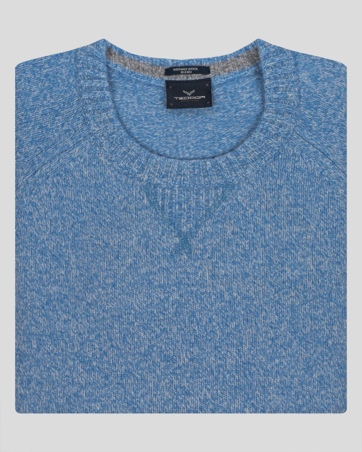 СВЕТЛО СИН МЕЛАНЖИРАН ПУЛОВЕР С ОБЛО ДЕКОЛТЕ И ЛОГО - 7