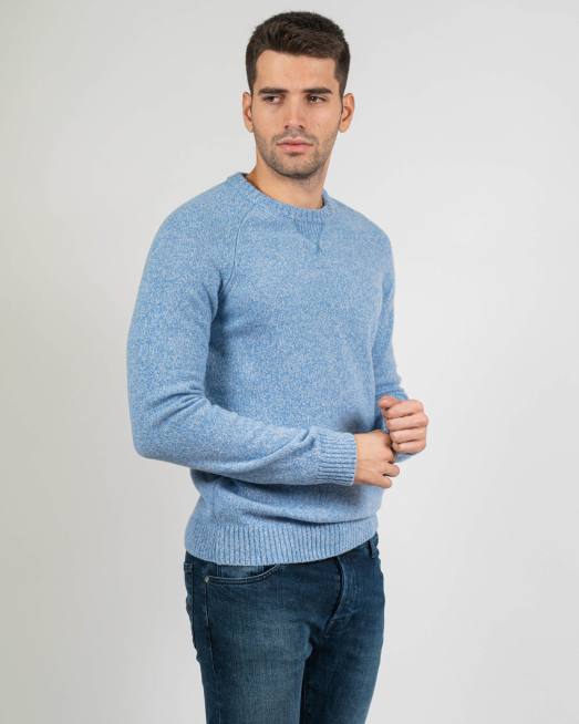 СВЕТЛО СИН МЕЛАНЖИРАН ПУЛОВЕР С ОБЛО ДЕКОЛТЕ И ЛОГО - 3